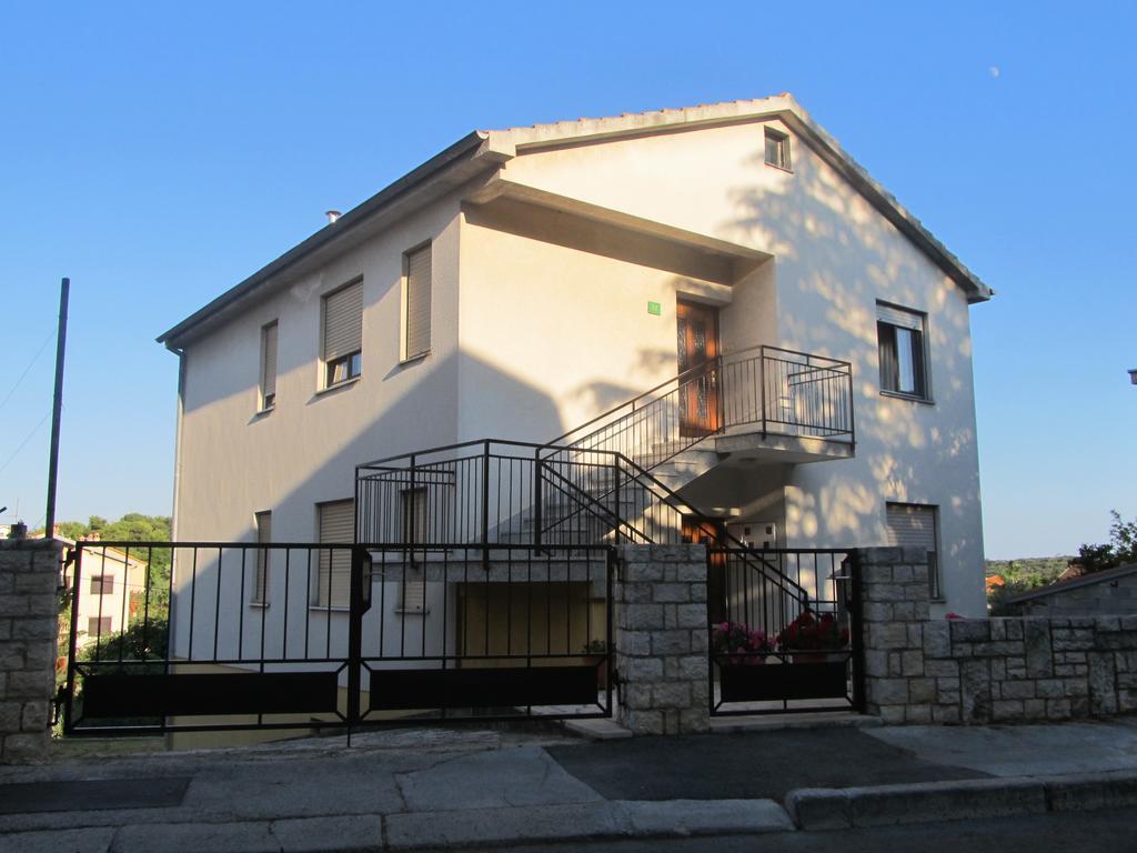 Apartment Razum Πούλα Εξωτερικό φωτογραφία